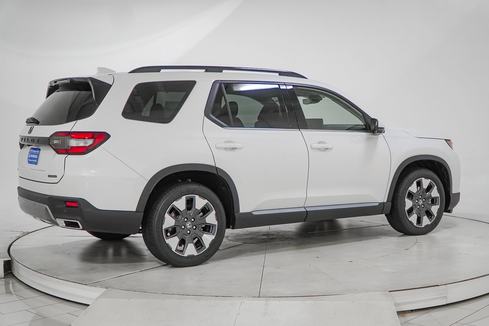 New 2026 Honda Pilot Touring image 13