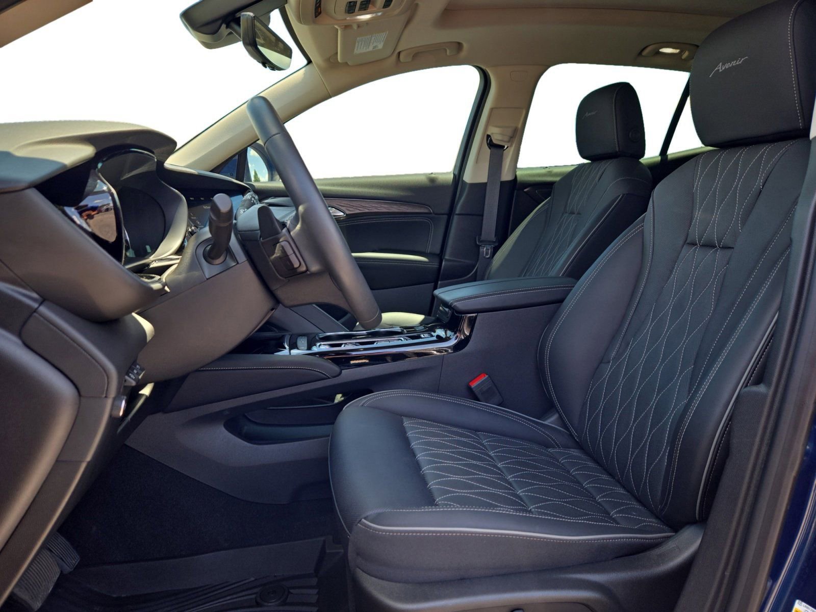Used 2023 Buick Envision Avenir FWD image 12