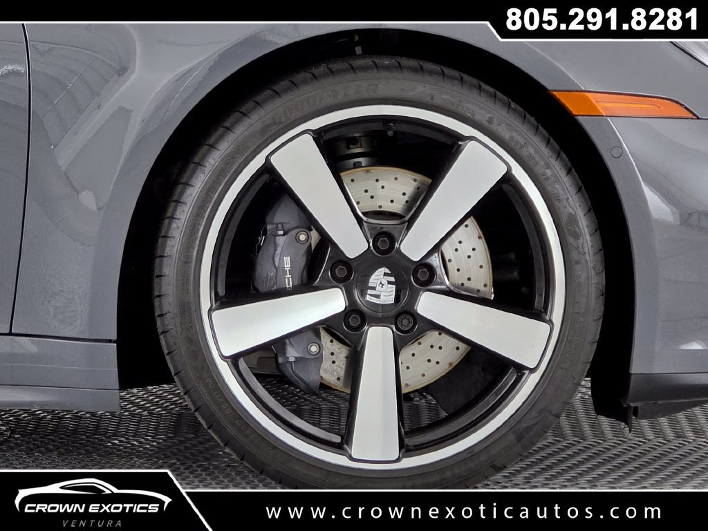 Used 2025 Porsche 911 Carrera w/ Premium Package RWD image 17