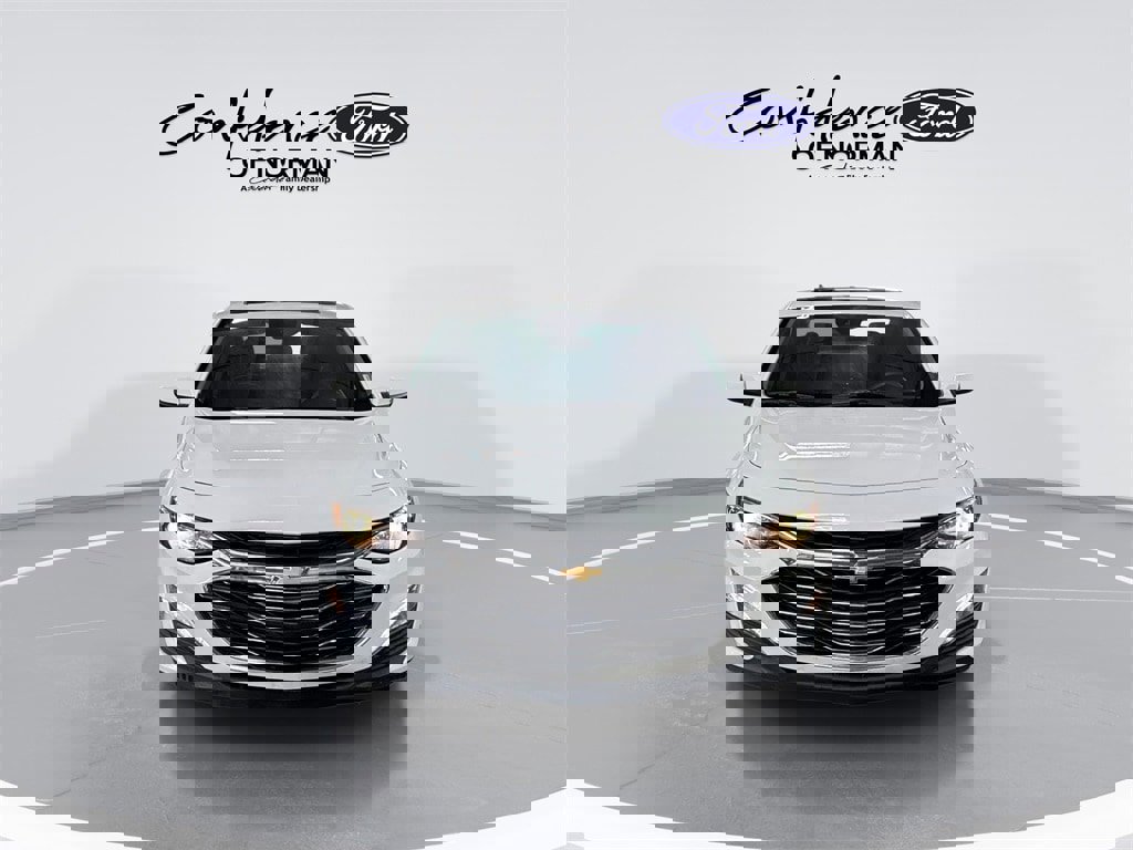 Used 2024 Chevrolet Malibu LT image 2