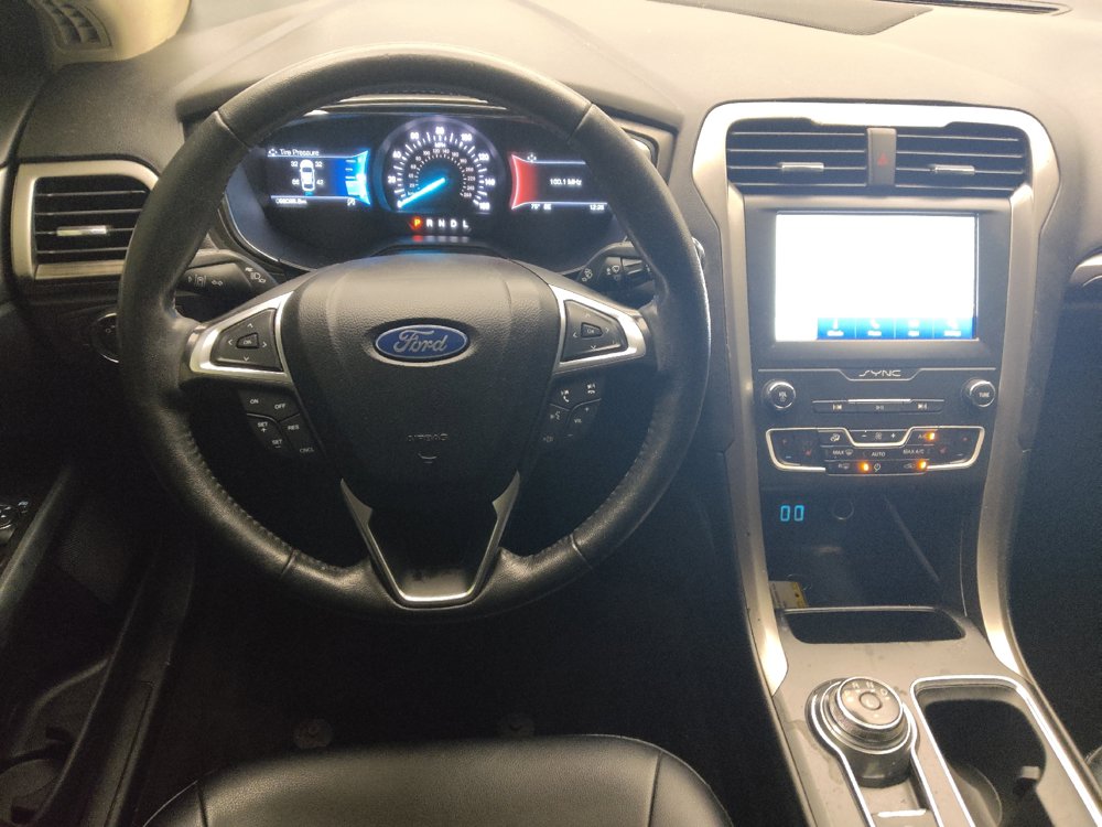 Used 2020 Ford Fusion SEL FWD image 22