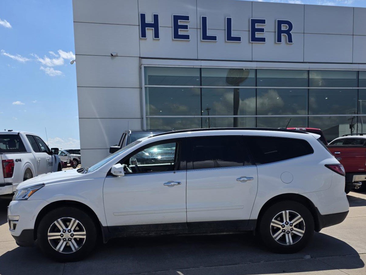 Used 2017 Chevrolet Traverse LT AWD/4WD image 3