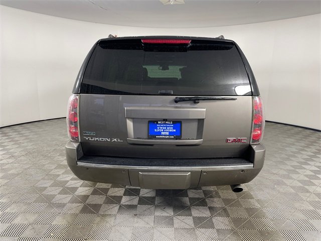 Used 2012 GMC Yukon XL Denali image 24