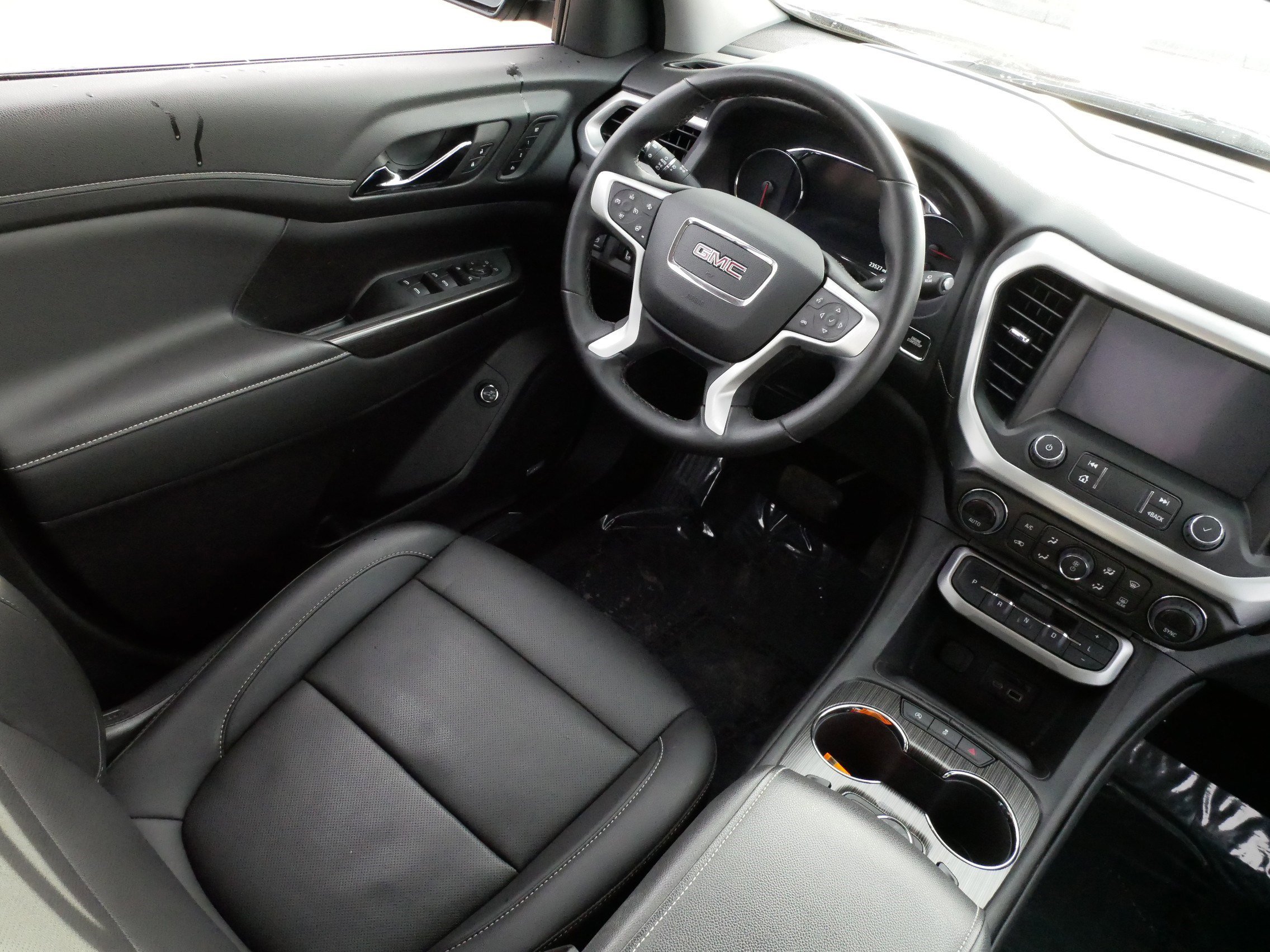 Used 2023 GMC Acadia SLT w/ Elevation Edition image 9