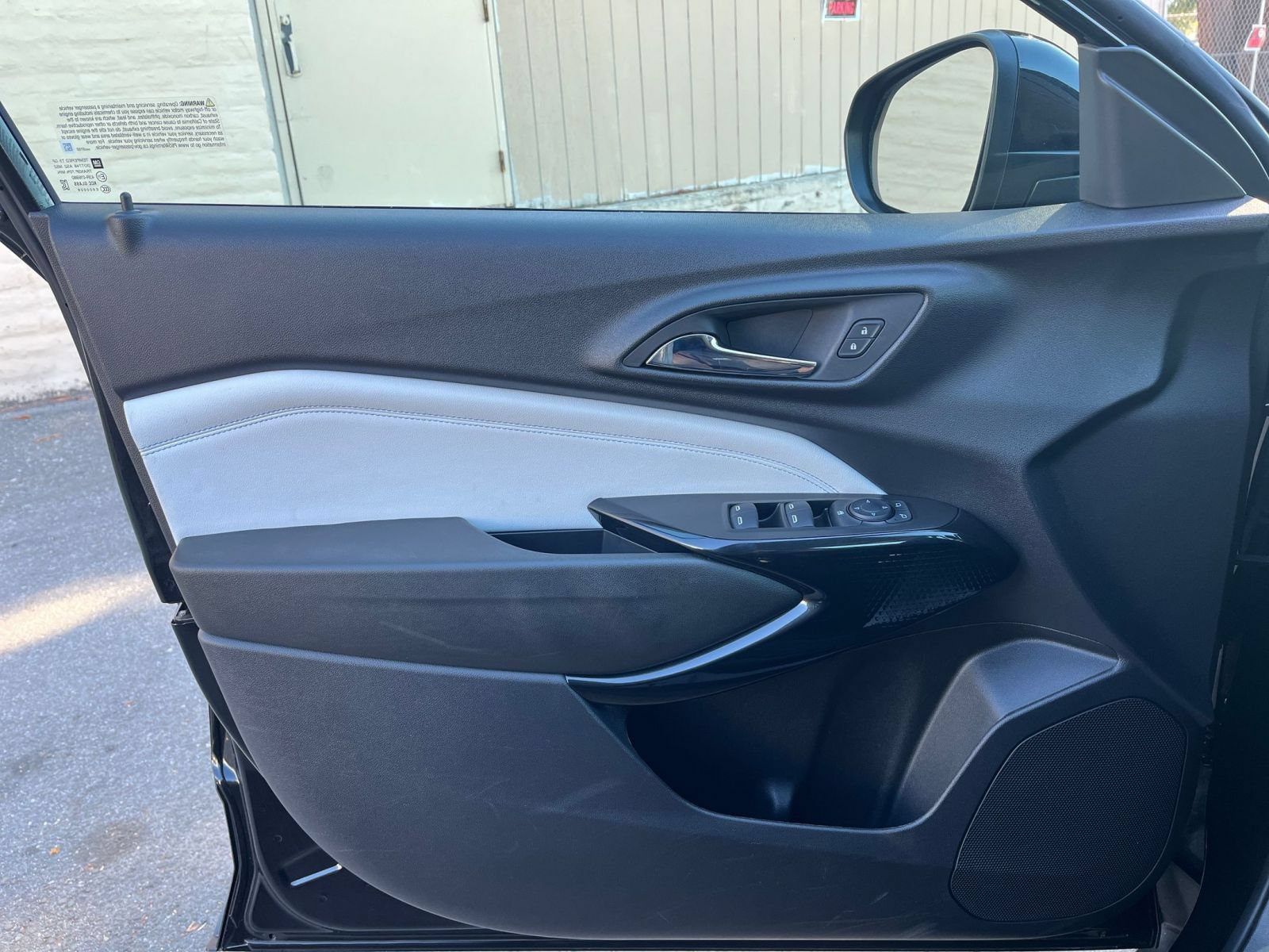 Used 2025 Chevrolet Trax LT FWD image 18