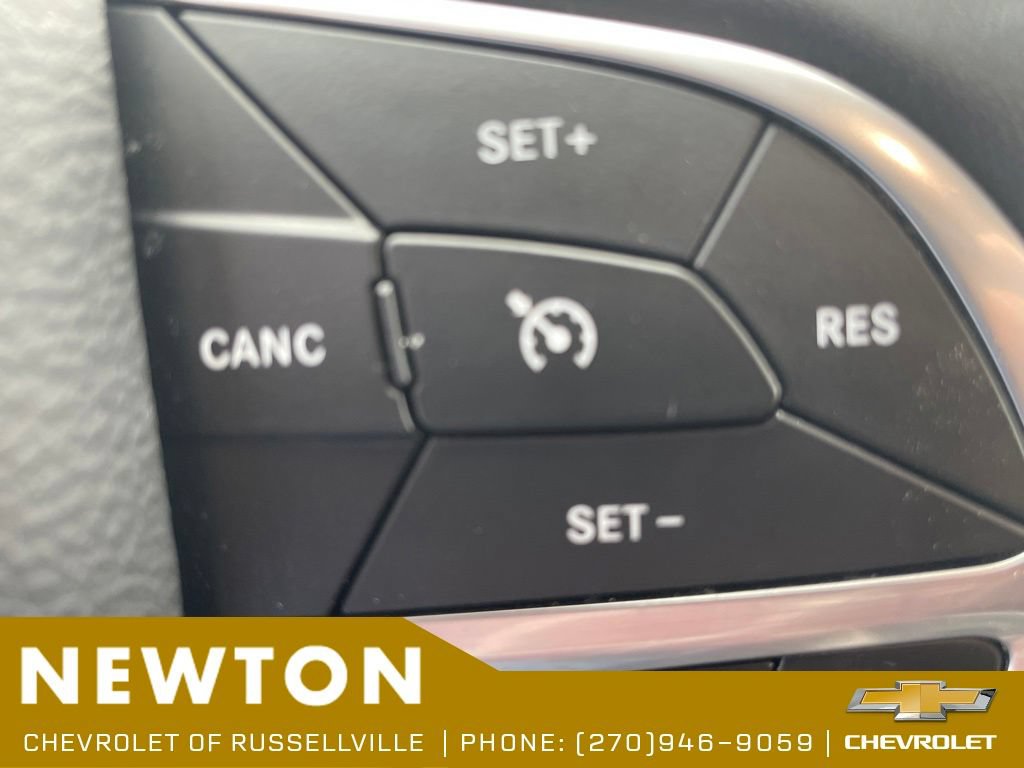 Used 2023 Chrysler Pacifica Touring-L FWD image 14