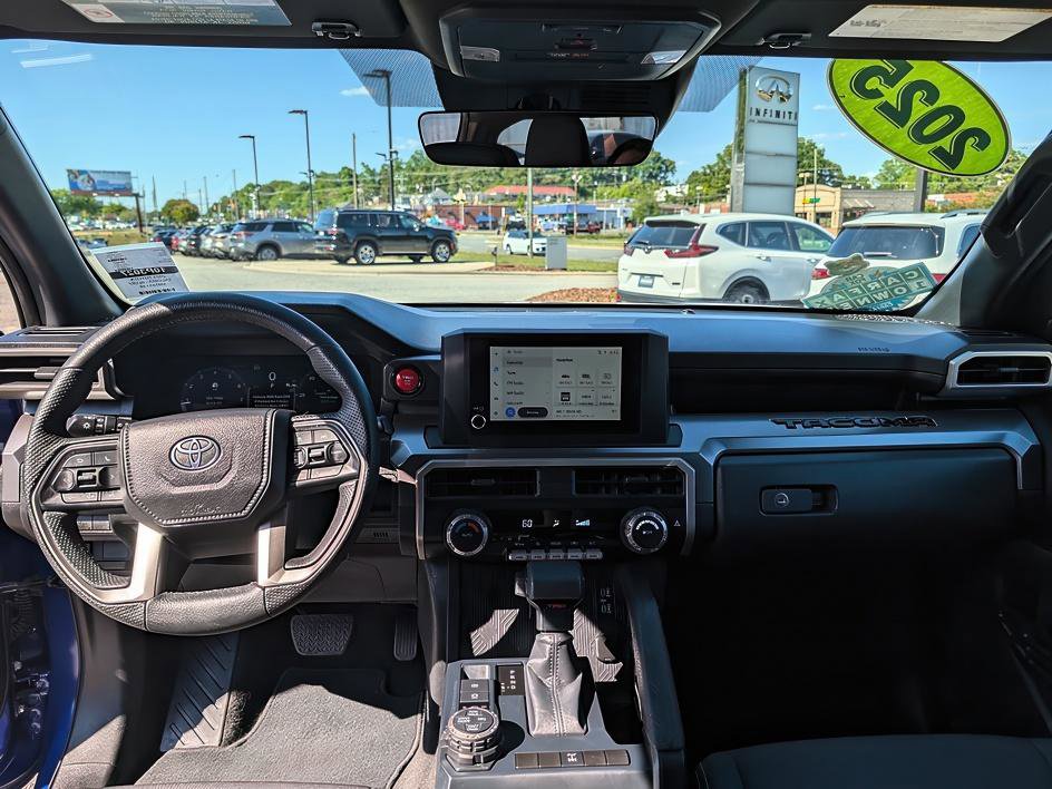 Used 2025 Toyota Tacoma TRD Off-Road AWD/4WD image 11