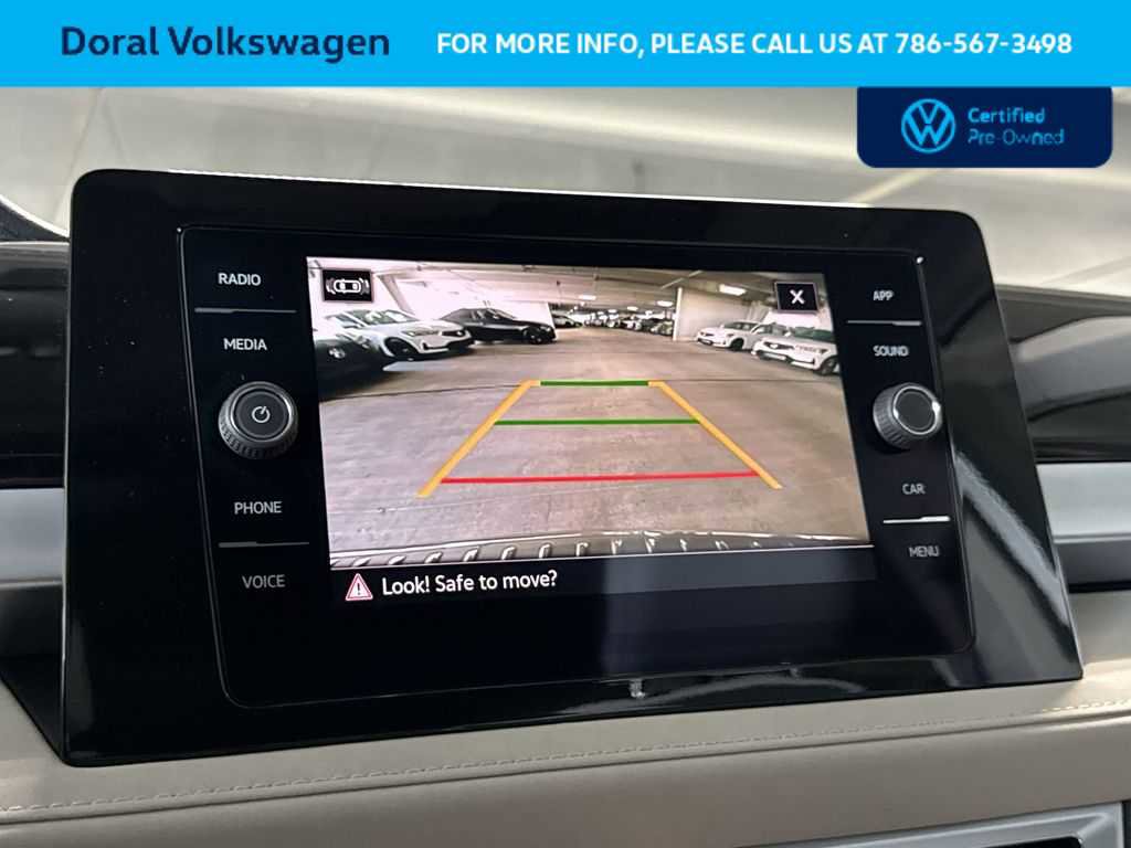 Used 2025 Volkswagen Taos SE FWD image 19