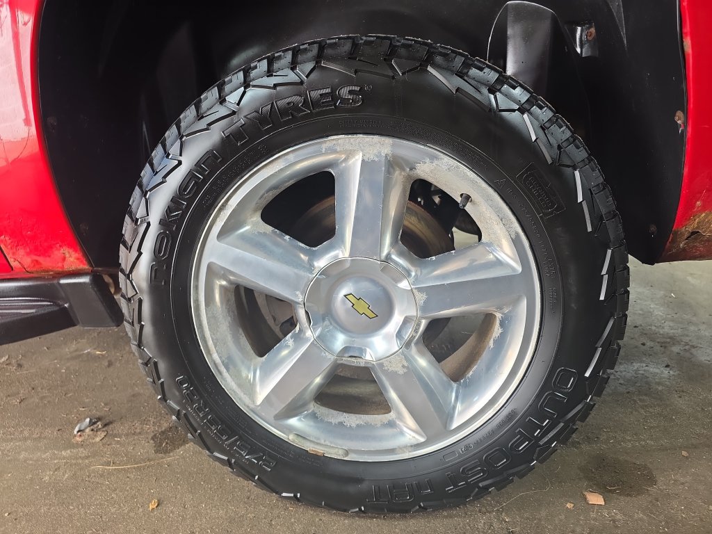 Used 2011 Chevrolet Avalanche LT AWD/4WD image 33