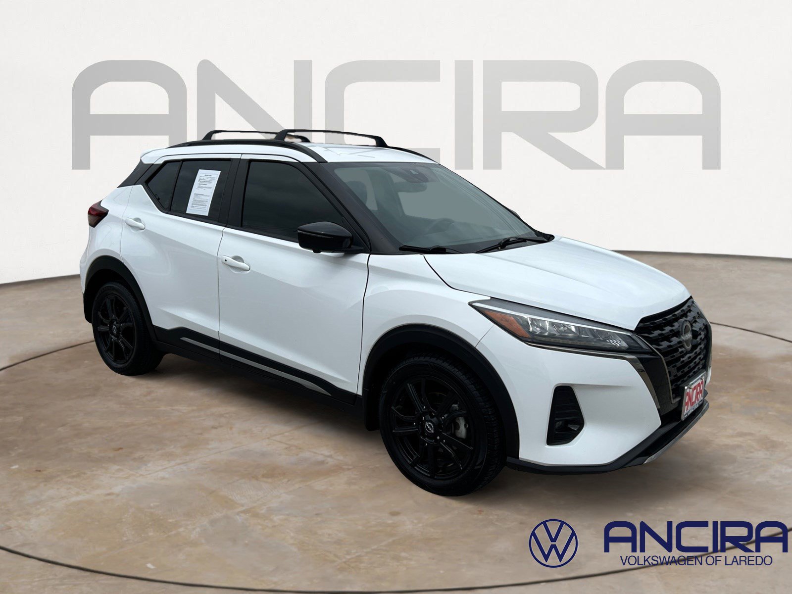 Used 2024 Nissan Kicks SR w/ SR Premium Package FWD image 1