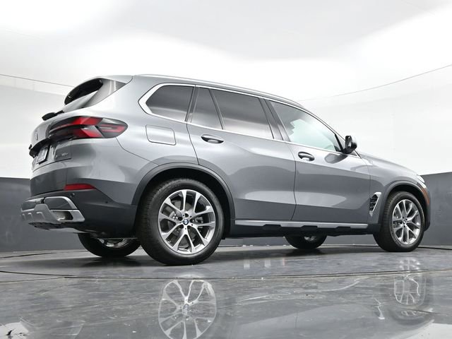 Used 2026 BMW X5 xDrive50e w/ Climate Comfort Package image 30