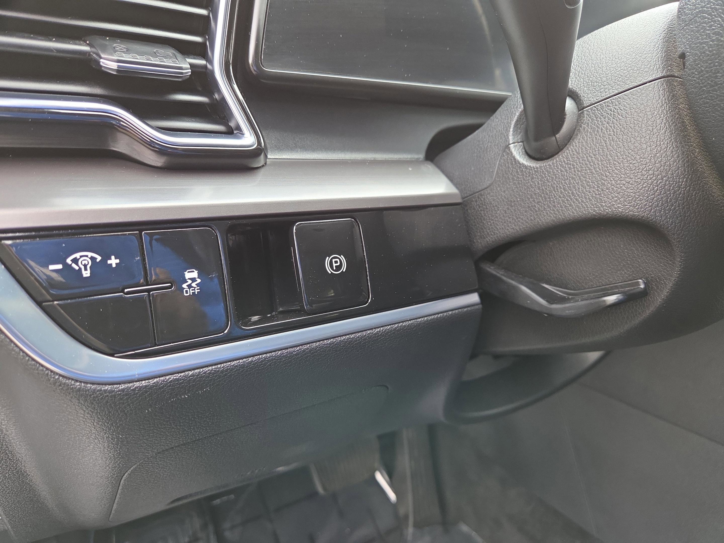 Used 2023 Kia Sportage EX image 25