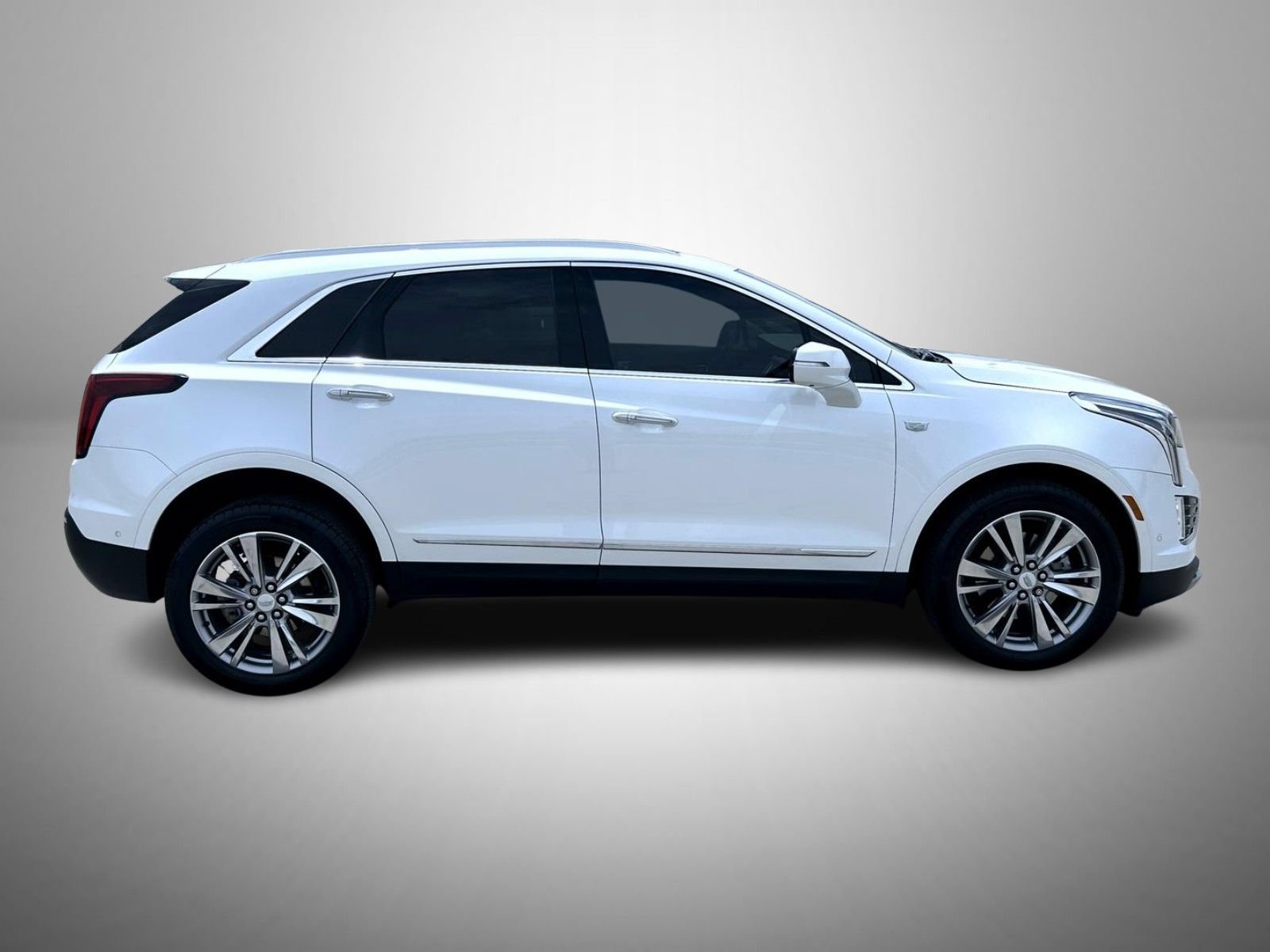 Certified 2023 Cadillac XT5 Premium Luxury w/ Technology Package AWD/4WD image 4