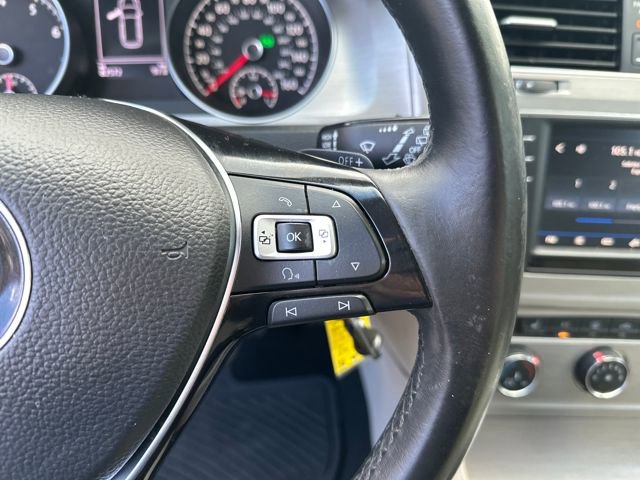 Used 2017 Volkswagen Golf S image 18