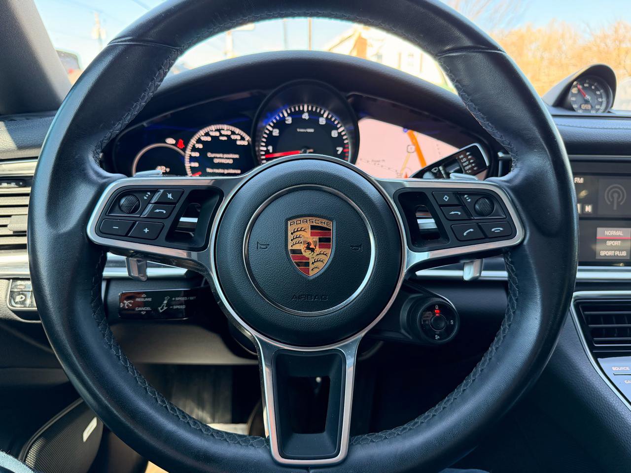 Used 2018 Porsche Panamera 4S image 28