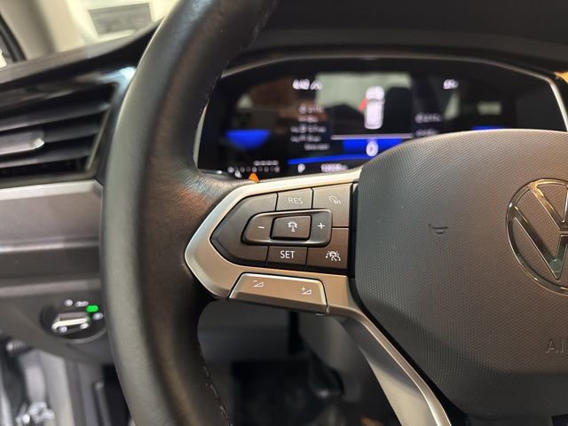 Certified 2023 Volkswagen Jetta SE w/ Panoramic Sunroof Package image 16