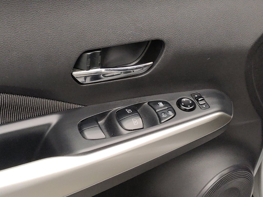 Used 2020 Nissan Kicks SV FWD image 27