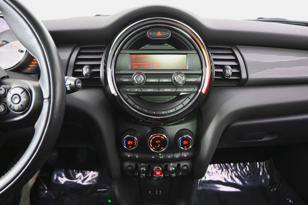 Used 2016 MINI Cooper 4-Door Hardtop image 26