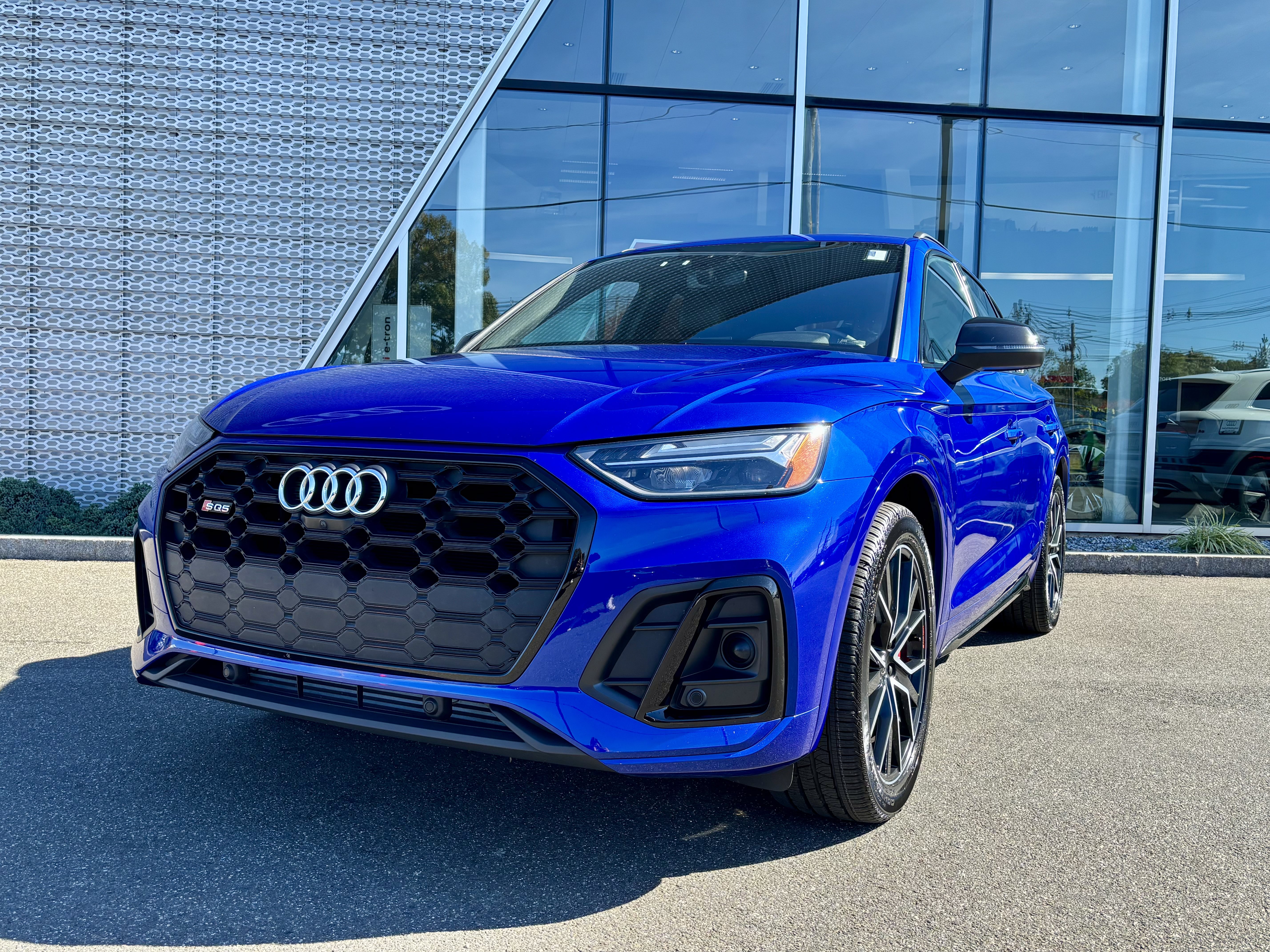 Certified 2024 Audi SQ5 Premium Plus AWD/4WD image 2