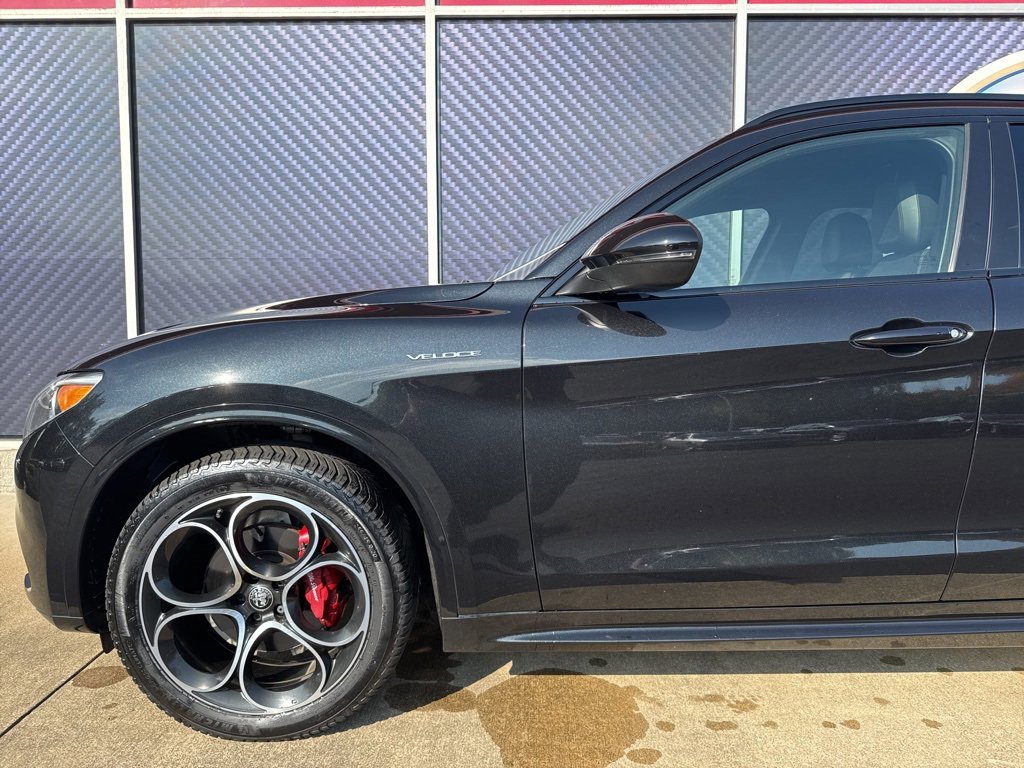 Used 2022 Alfa Romeo Stelvio Veloce image 13