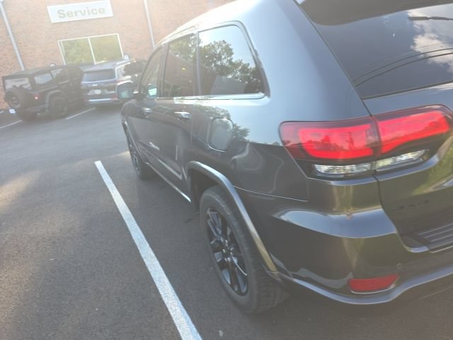 Used 2018 Jeep Grand Cherokee Altitude AWD/4WD image 19
