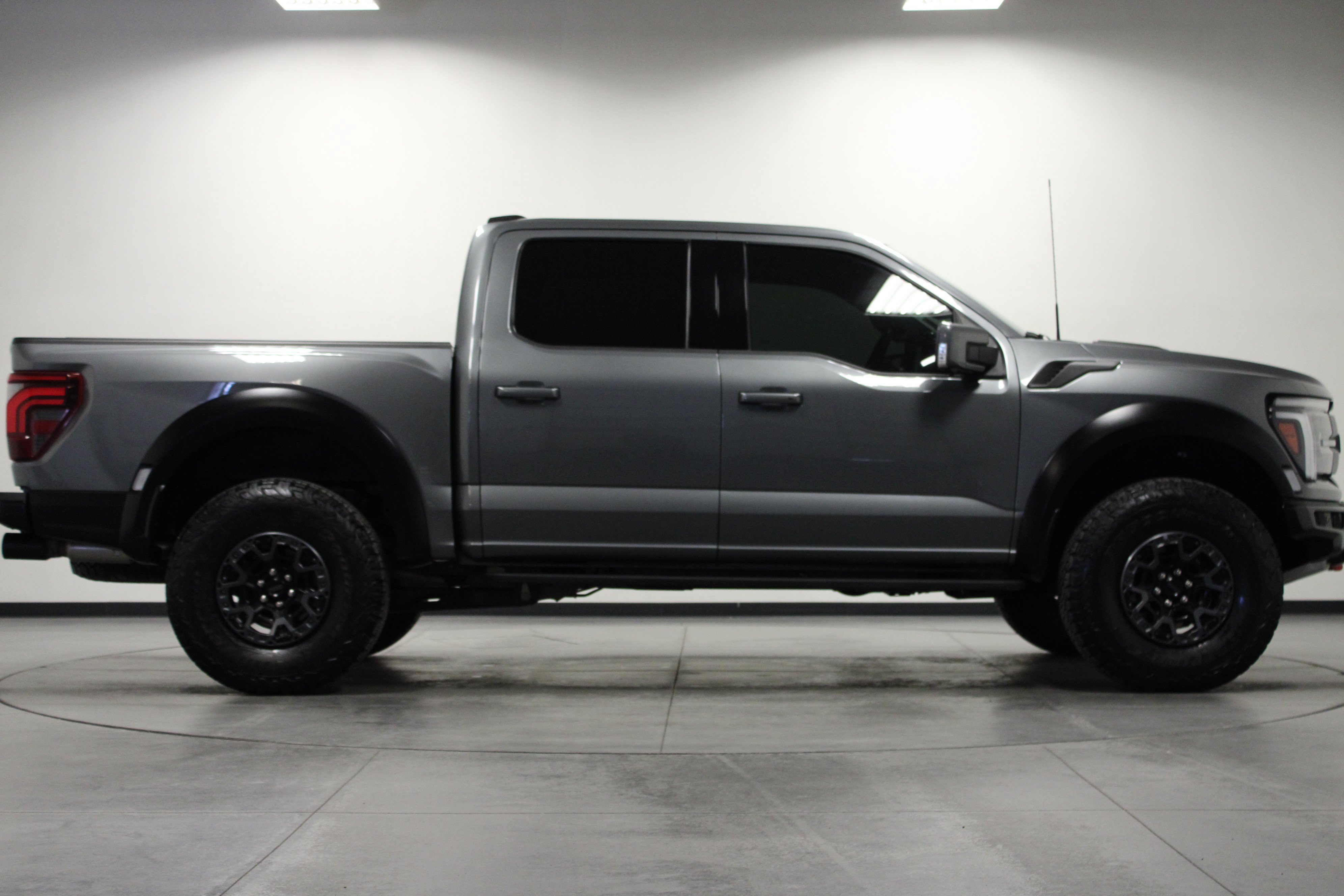 Used 2024 Ford F150 Raptor w/ Equipment Group 803A Raptor R AWD/4WD image 3