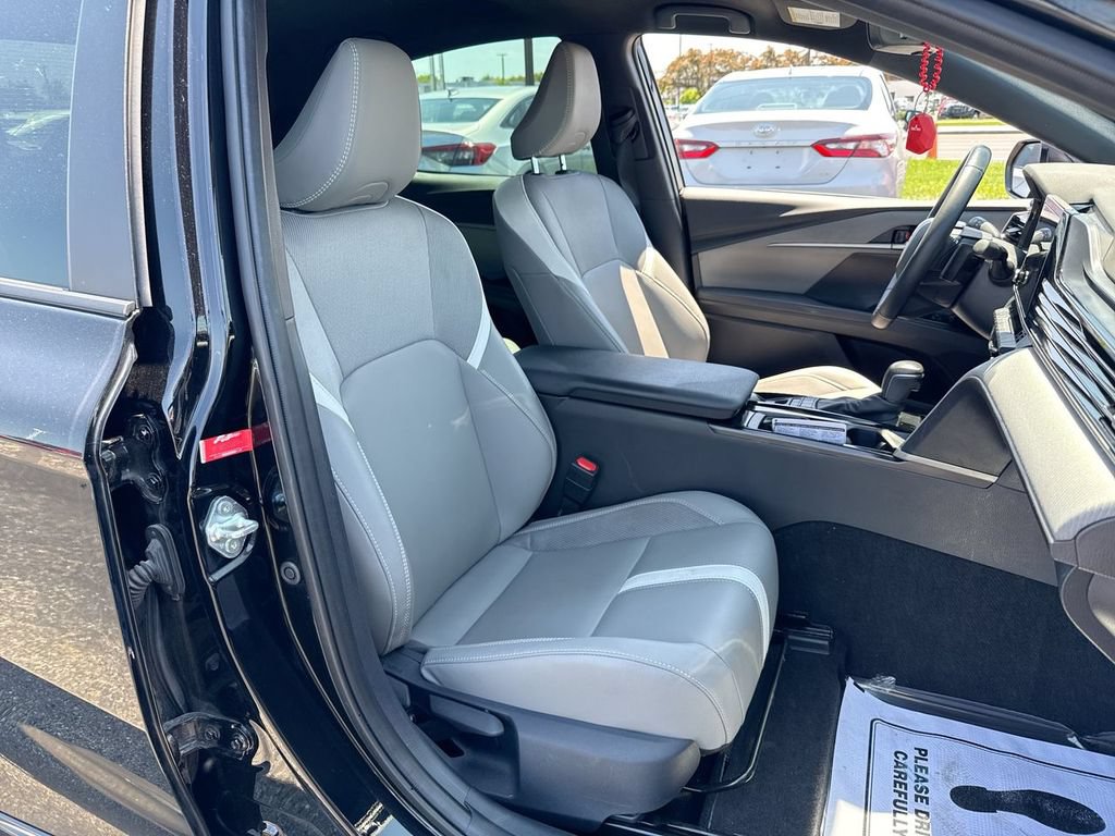 Used 2025 Toyota Camry SE w/ Convenience Package FWD image 25