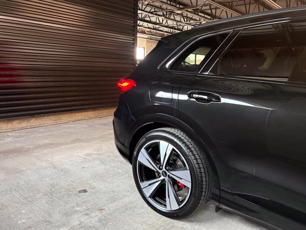 New 2026 Audi SQ5 Prestige AWD/4WD image 10