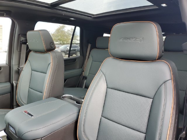 New 2026 GMC Yukon AT4 w/ AT4 Preferred Package AWD/4WD image 13