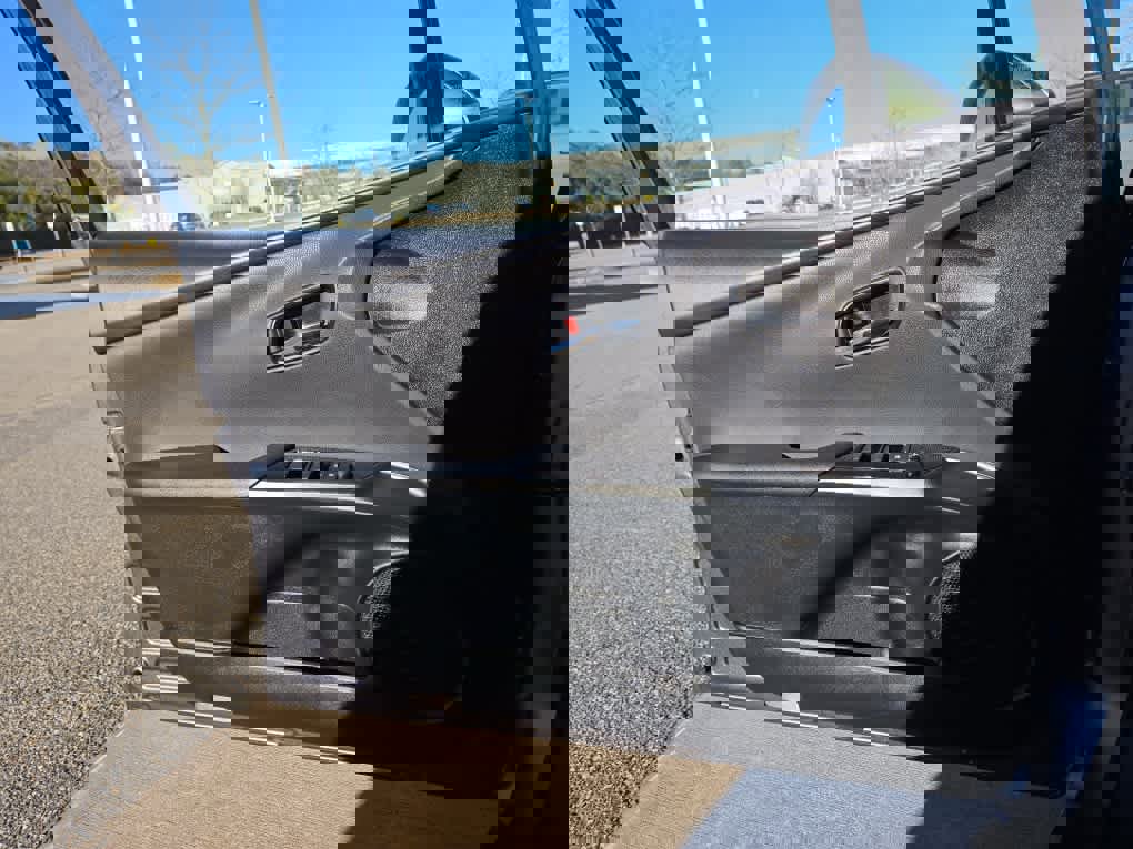 Used 2022 Toyota Prius Prime LE image 17