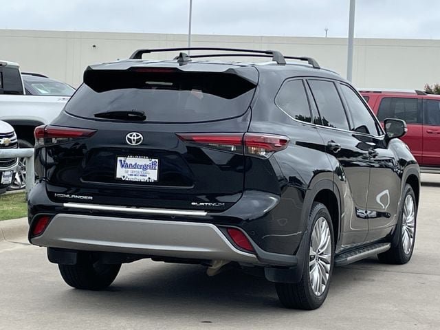 Used 2024 Toyota Highlander Platinum FWD image 4