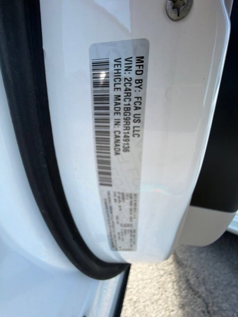 Used 2024 Chrysler Pacifica Touring-L FWD image 61
