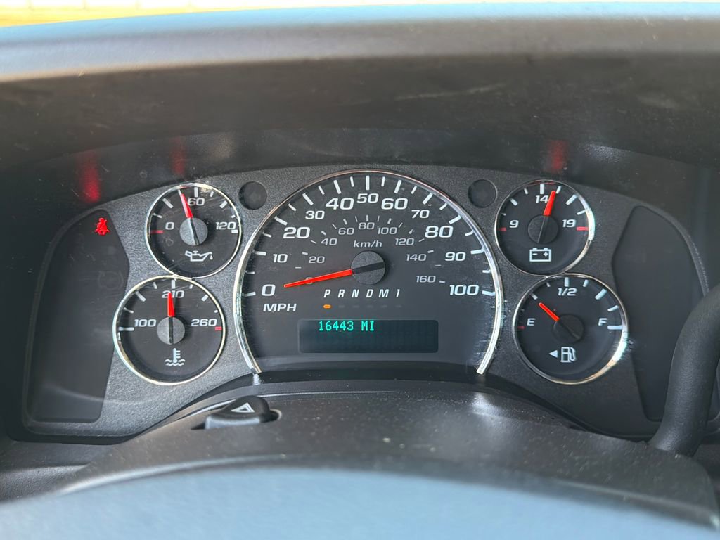 Used 2024 GMC Savana 2500 w/ Driver Convenience Package image 25