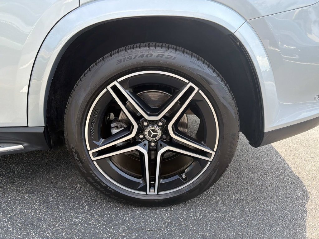 Used 2025 Mercedes-Benz GLS 450 4MATIC image 47