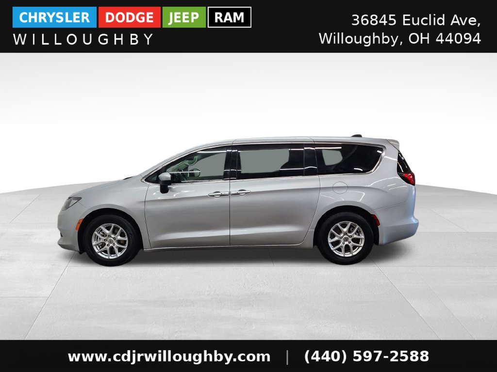 Used 2023 Chrysler Voyager LX FWD image 6
