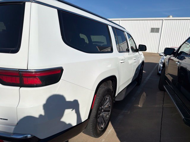 Used 2024 Jeep Wagoneer L Series II RWD image 10