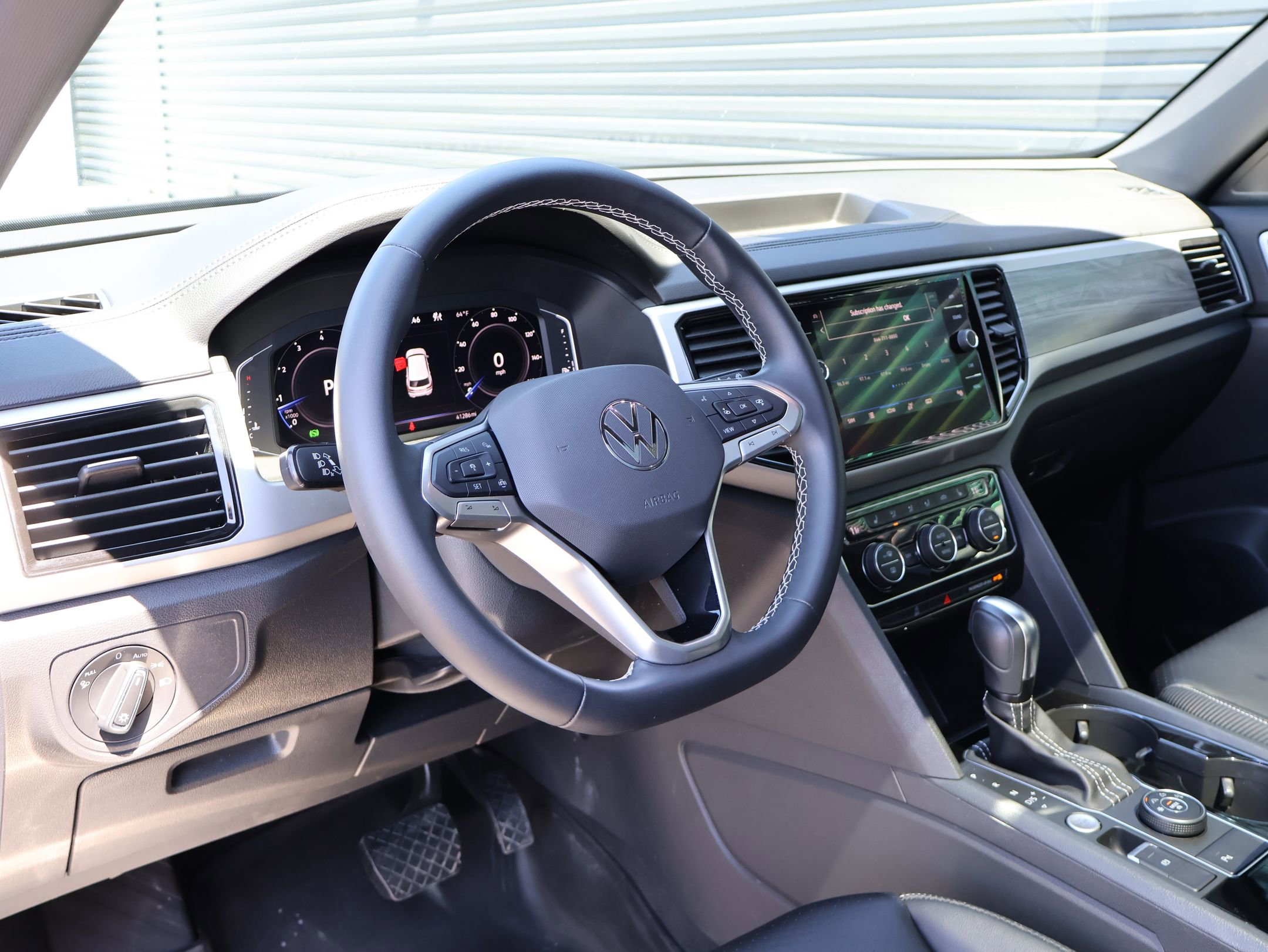 Used 2022 Volkswagen Atlas Cross Sport SE w/ Panoramic Sunroof Package AWD/4WD image 11