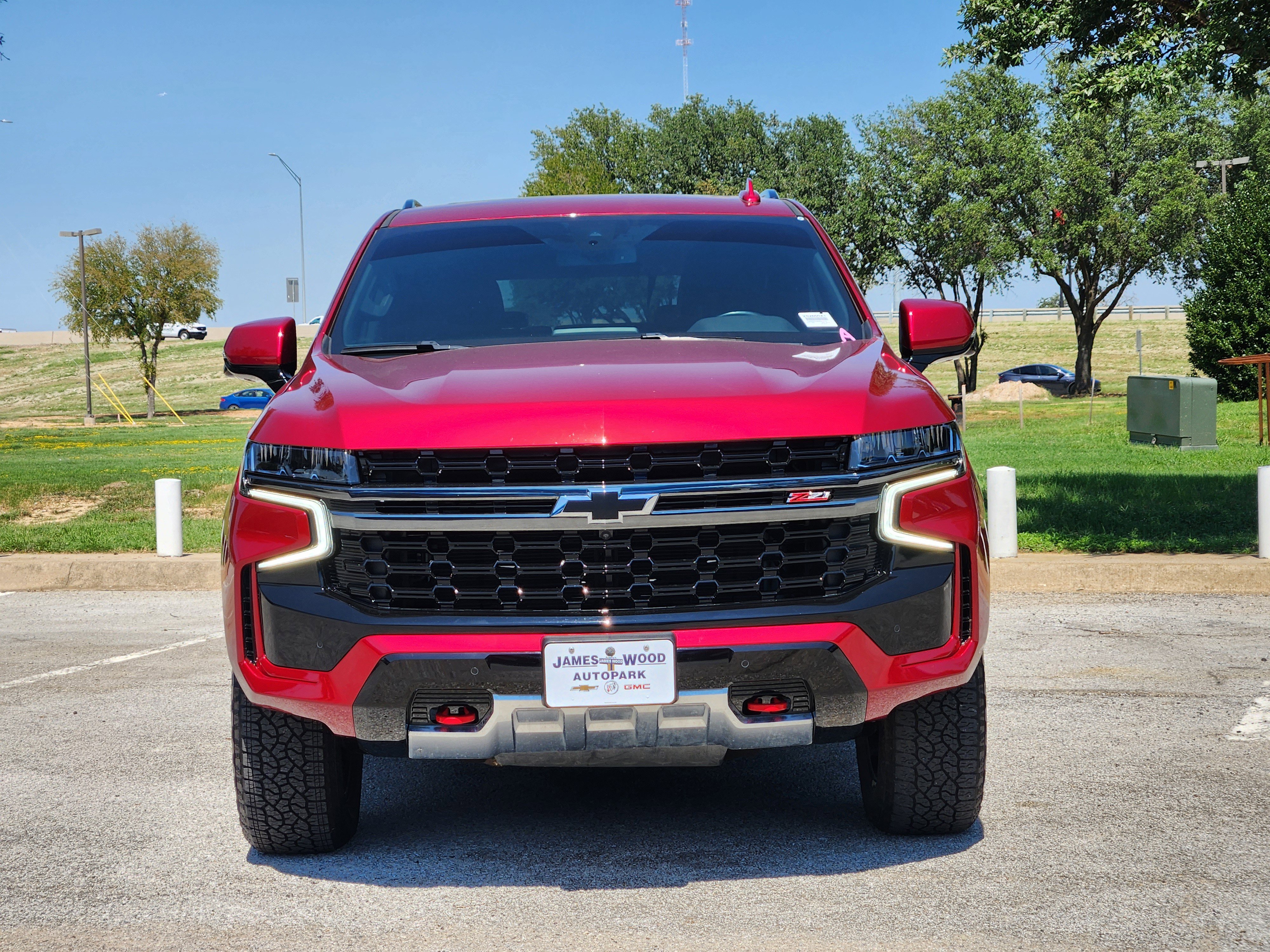 Certified 2022 Chevrolet Tahoe Z71 w/ Luxury Package image 2