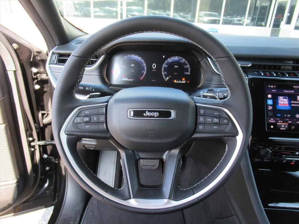 New 2025 Jeep Grand Cherokee L Laredo w/ Luxury Tech Group I image 17