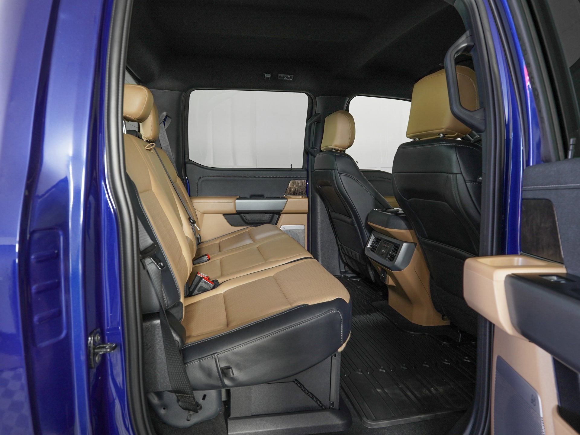 Used 2026 Ford F450 Lariat w/ FX4 Off-Road Package image 13