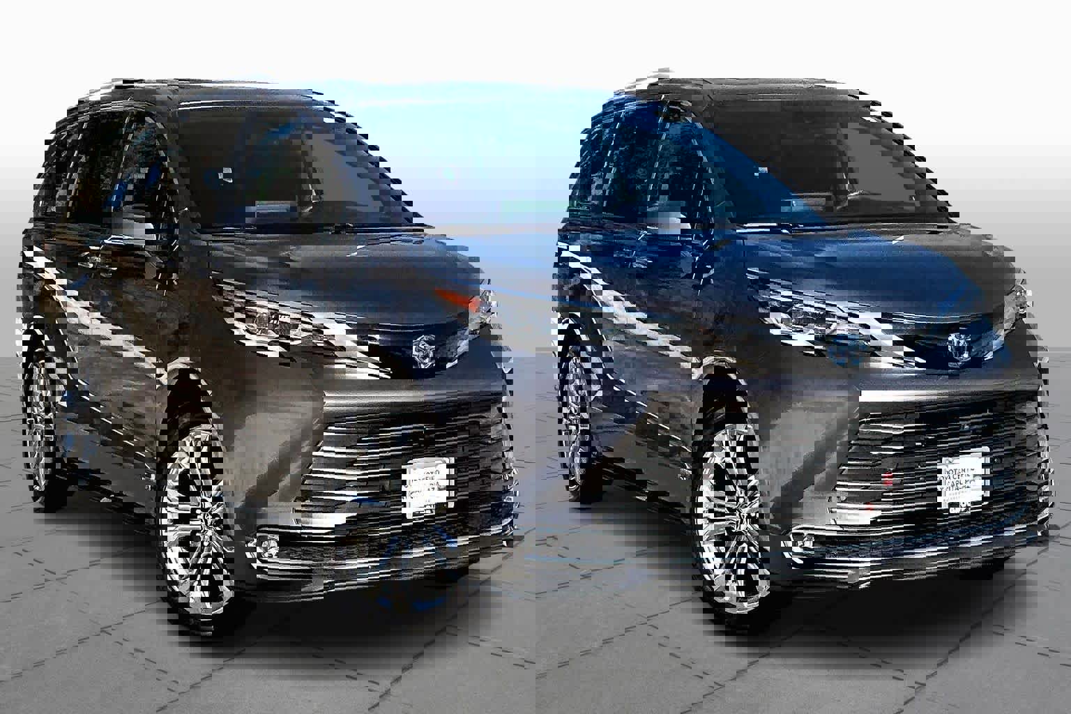 Certified 2021 Toyota Sienna Platinum image 6