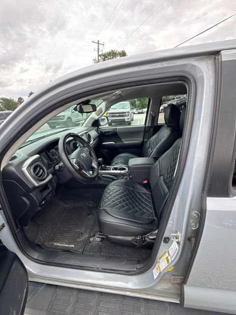 Used 2019 Toyota Tacoma SR5 RWD image 18