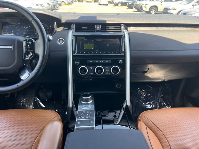 Used 2020 Land Rover Discovery HSE AWD/4WD image 16