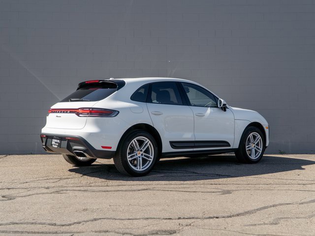 Certified 2025 Porsche Macan image 7