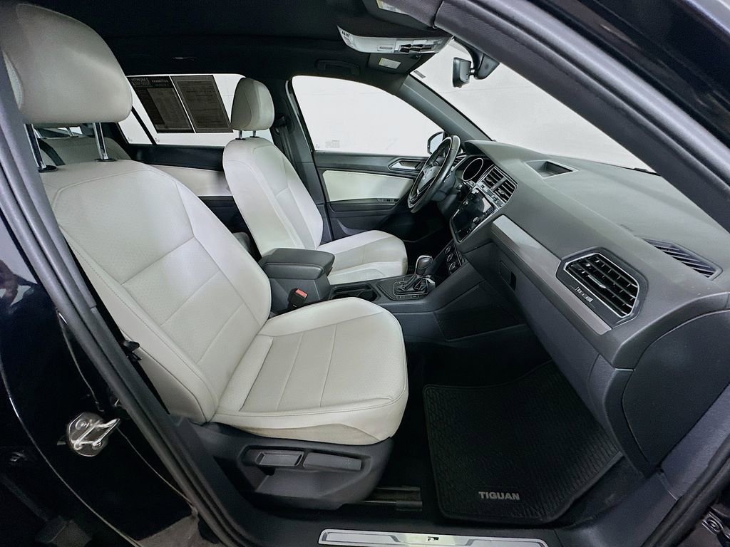 Used 2021 Volkswagen Tiguan SE R-Line image 12