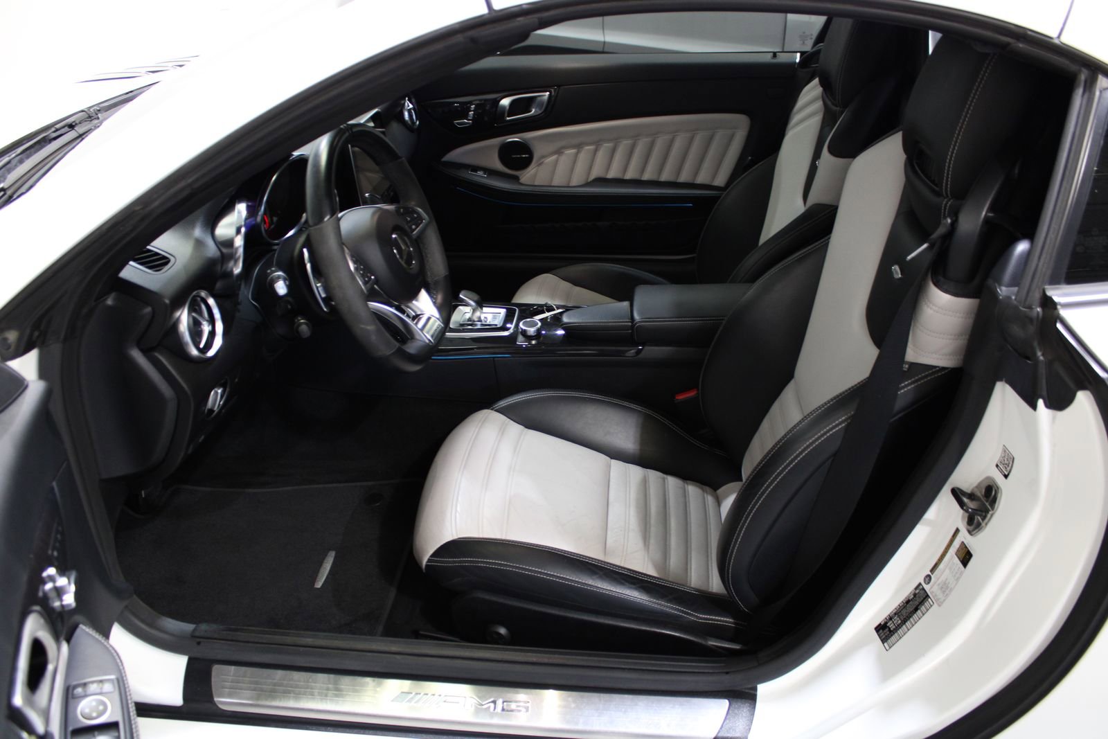 Used 2019 Mercedes-Benz SLC 43 AMG image 19