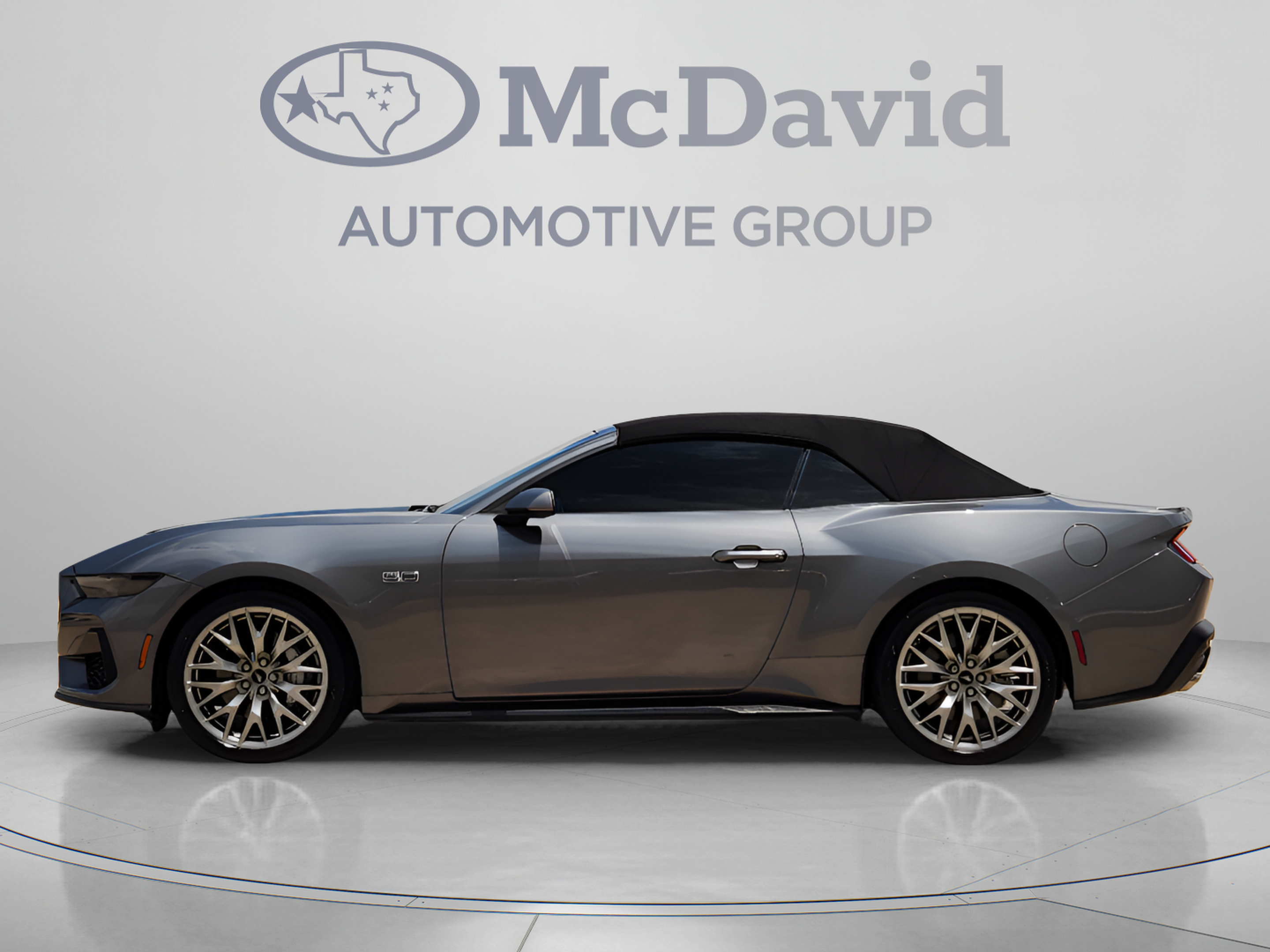 Used 2025 Ford Mustang GT Premium RWD image 2