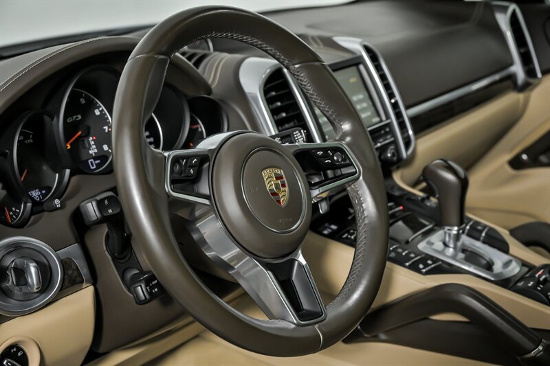 Used 2016 Porsche Cayenne GTS AWD/4WD image 23