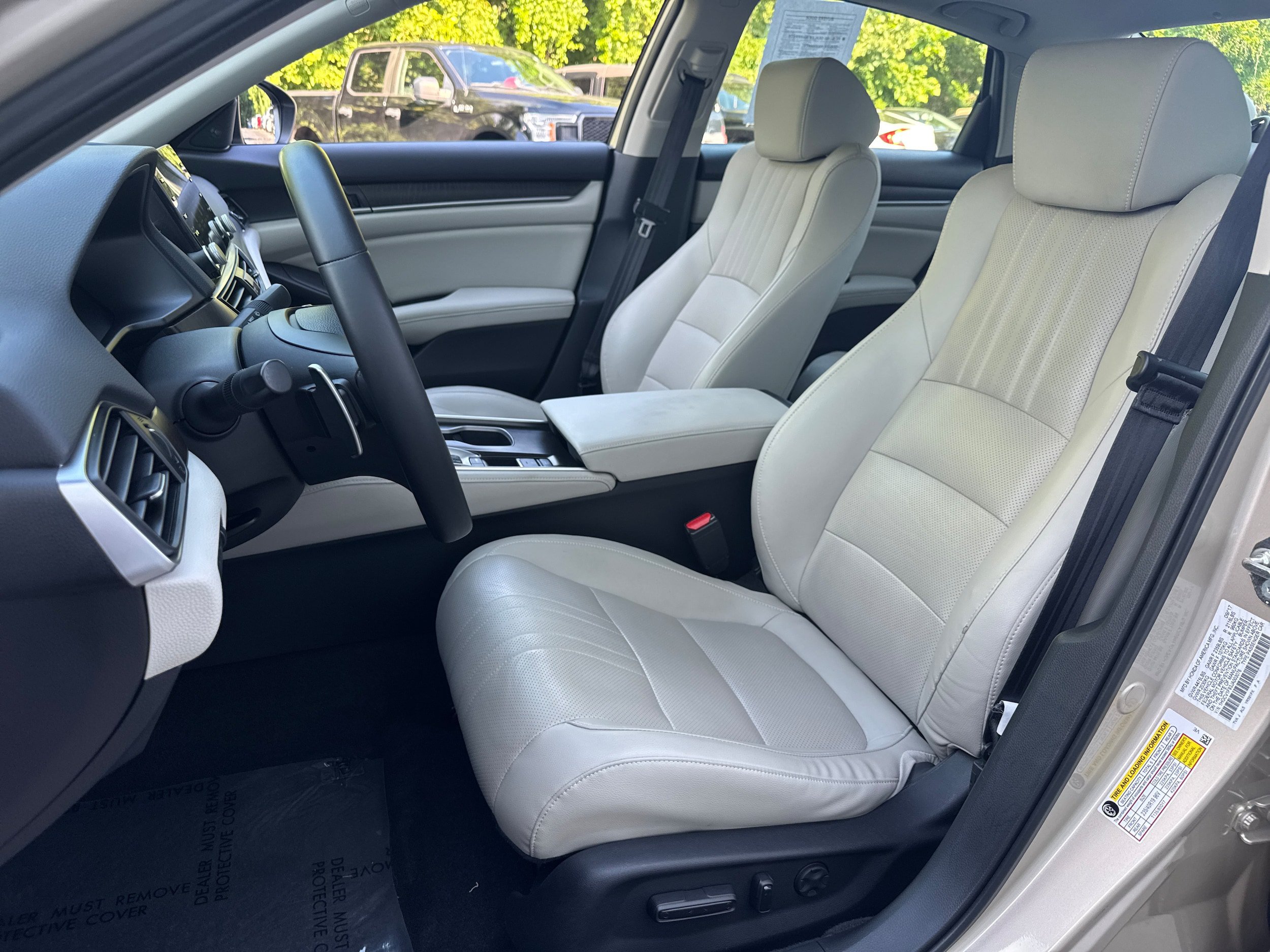 Used 2018 Honda Accord Touring image 5