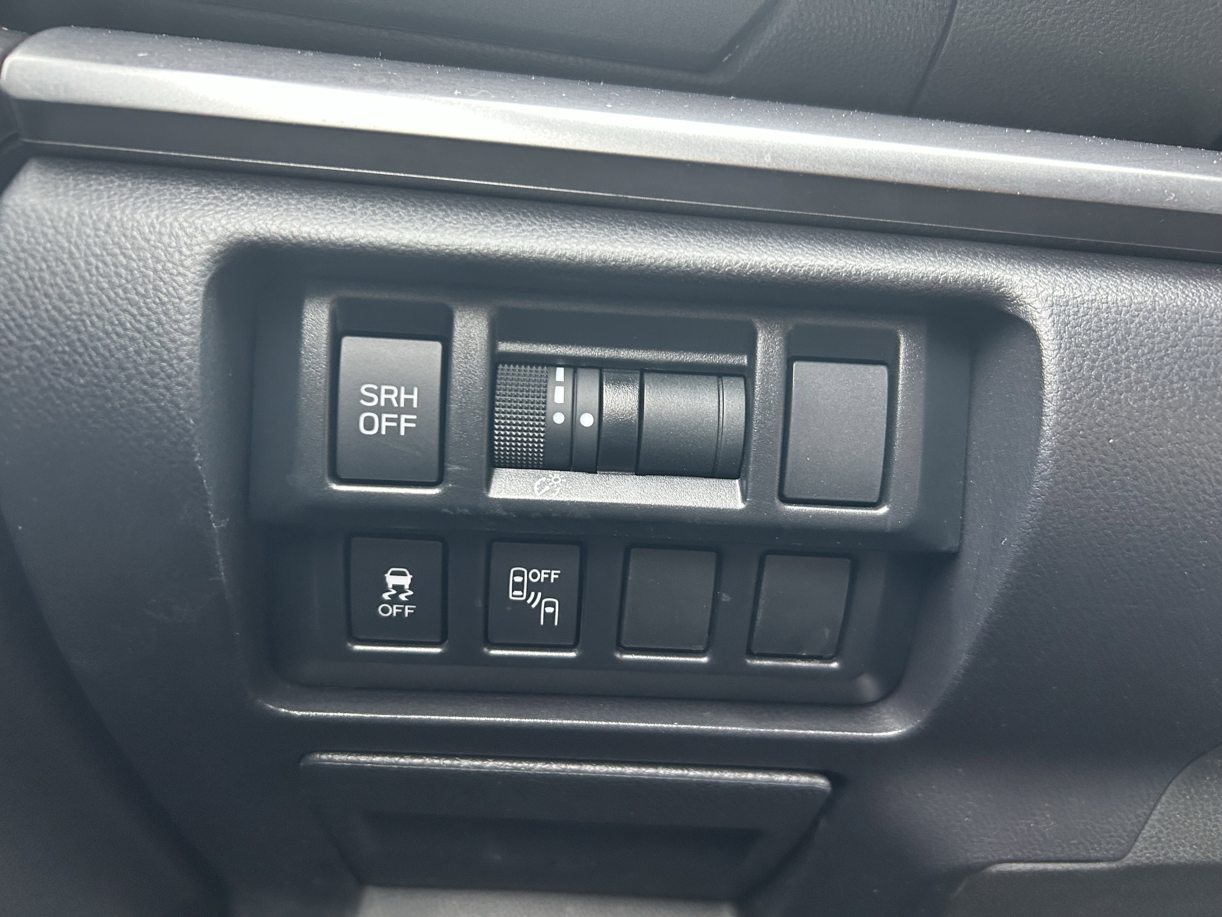 Used 2020 Subaru Impreza 2.0i Limited image 21